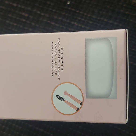 New revolution brow care mask - Picture 3 of 4